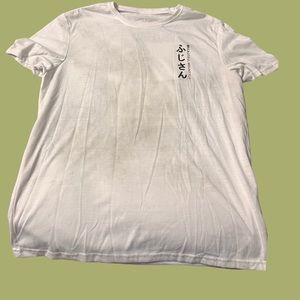 men’s white graphic tee